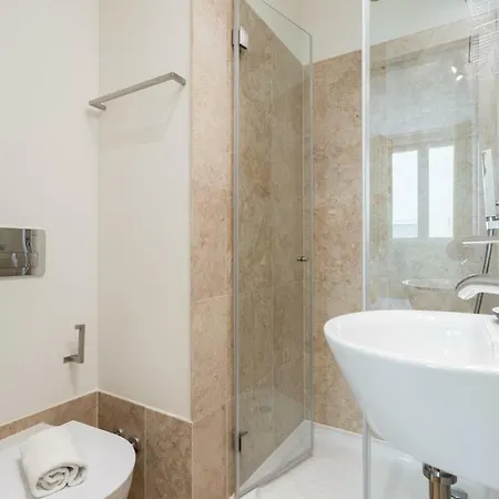 Hera Premium Living Apartment